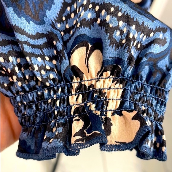 Ted Baker Floral Blue & Pink Blouse Long Sleeve Ruching On Cuff Key Hole Size XL - Picture 7 of 11